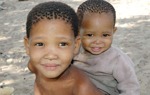 The Bushmen told Survival they do not want to leave the land which they have inhabited for generations. © Survival